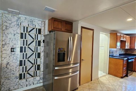 House in Orlando, Florida 3 bedrooms, 208.19 sq.m. № 2396282 - photo 7