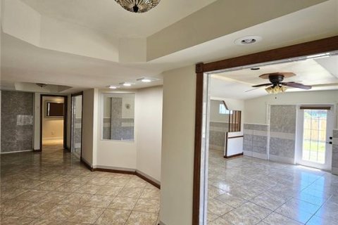 House in Orlando, Florida 3 bedrooms, 208.19 sq.m. № 2396282 - photo 13