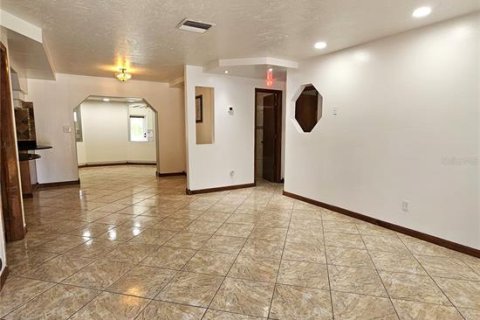 House in Orlando, Florida 3 bedrooms, 208.19 sq.m. № 2396282 - photo 3