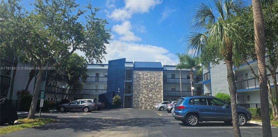 Condo in Margate, Florida, 1 bedroom  № 1971716