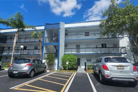 Condo in Margate, Florida, 1 bedroom  № 1971716 - photo 11