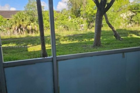 Condo in Margate, Florida, 1 bedroom  № 1971716 - photo 10