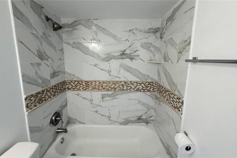 Apartamento en alquiler en Orlando, Florida, 3 dormitorios, 110.18 m2 № 1882874 - foto 16