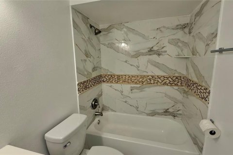 Apartamento en alquiler en Orlando, Florida, 3 dormitorios, 110.18 m2 № 1882874 - foto 15