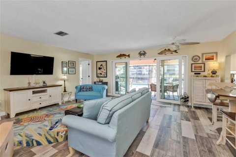 Villa ou maison à vendre à Punta Gorda, Floride: 2 chambres, 119.47 m2 № 2433115 - photo 4