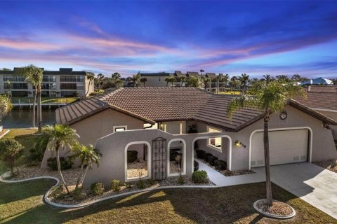 Villa ou maison à Punta Gorda, Floride 2 chambres, 119.47 m2 № 2433115
