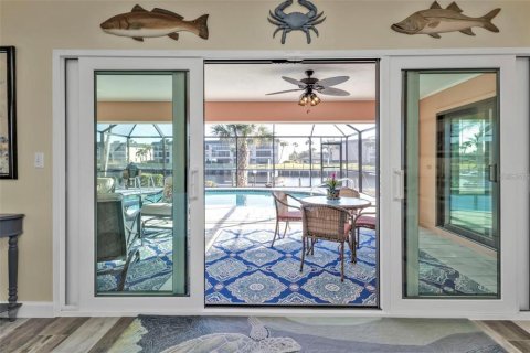 Villa ou maison à vendre à Punta Gorda, Floride: 2 chambres, 119.47 m2 № 2433115 - photo 6