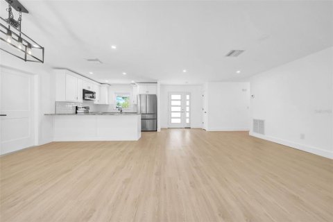 Villa ou maison à vendre à Seminole, Floride: 3 chambres, 109.81 m2 № 1758072 - photo 13