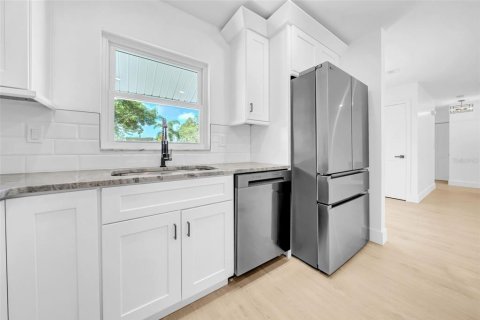 Villa ou maison à vendre à Seminole, Floride: 3 chambres, 109.81 m2 № 1758072 - photo 11
