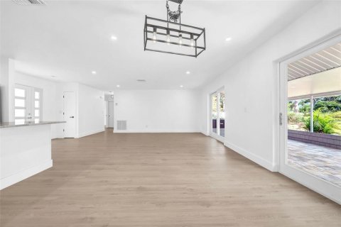 Villa ou maison à vendre à Seminole, Floride: 3 chambres, 109.81 m2 № 1758072 - photo 15