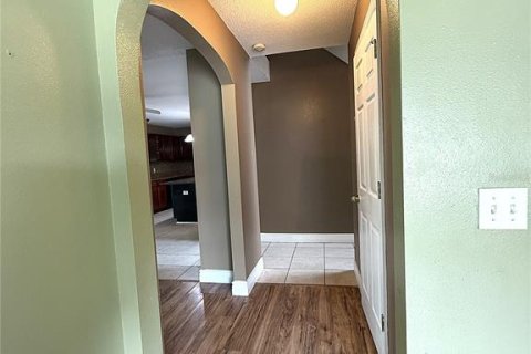 Villa ou maison à louer à Lakeland, Floride: 4 chambres, 205.13 m2 № 2399543 - photo 13