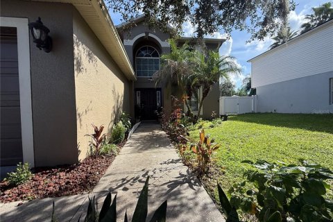Villa ou maison à louer à Lakeland, Floride: 4 chambres, 205.13 m2 № 2399543 - photo 2