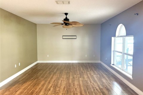 Villa ou maison à louer à Lakeland, Floride: 4 chambres, 205.13 m2 № 2399543 - photo 10