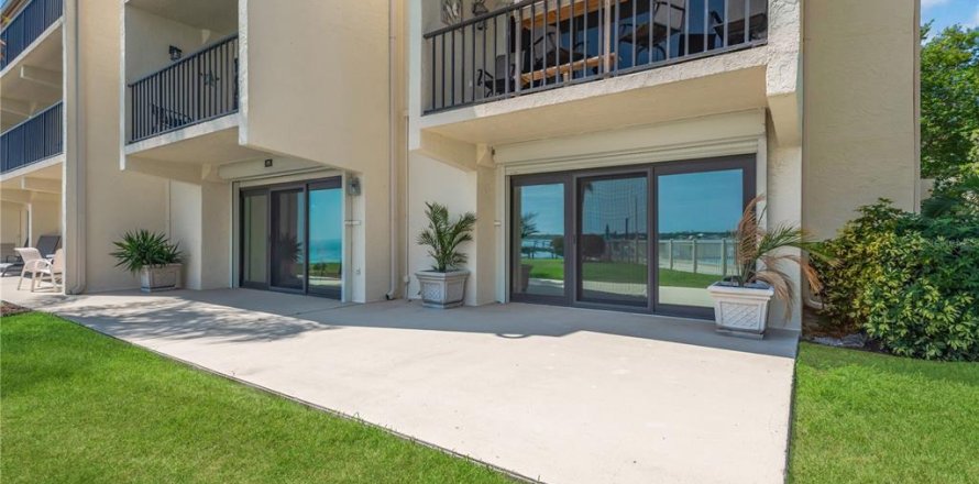 Condo à Saint Petersburg, Floride, 2 chambres  № 2124410
