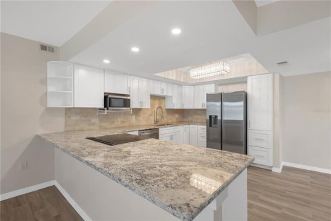 Copropriété à vendre à Saint Petersburg, Floride: 2 chambres, 122.17 m2 № 2124410 - photo 16