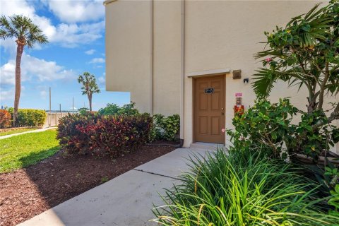 Copropriété à vendre à Saint Petersburg, Floride: 2 chambres, 122.17 m2 № 2124410 - photo 13
