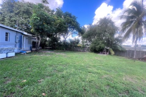 Villa ou maison à louer à North Miami, Floride: 3 chambres, 116.13 m2 № 1932067 - photo 16