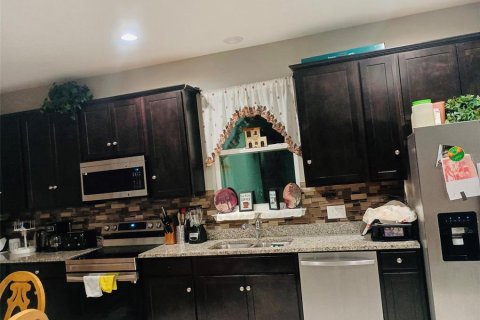 Villa ou maison à vendre à Kissimmee, Floride: 4 chambres, 170.75 m2 № 1786728 - photo 6