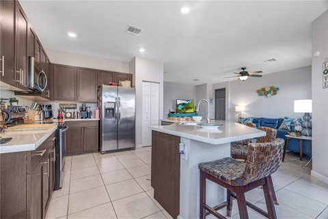 Casa en venta en Miami, Florida, 5 dormitorios, 312.43 m2 № 1965737 - foto 8