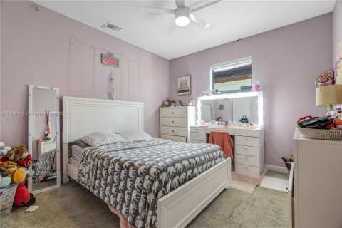 Casa en venta en Miami, Florida, 5 dormitorios, 312.43 m2 № 1965737 - foto 20