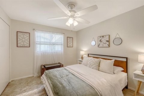 House in Sarasota, Florida 3 bedrooms, 131.92 sq.m. № 2277677 - photo 27