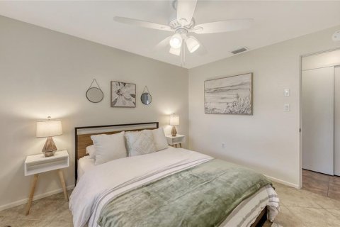 House in Sarasota, Florida 3 bedrooms, 131.92 sq.m. № 2277677 - photo 29