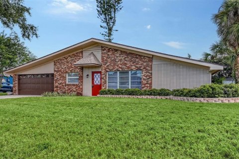 House in Sarasota, Florida 3 bedrooms, 131.92 sq.m. № 2277677