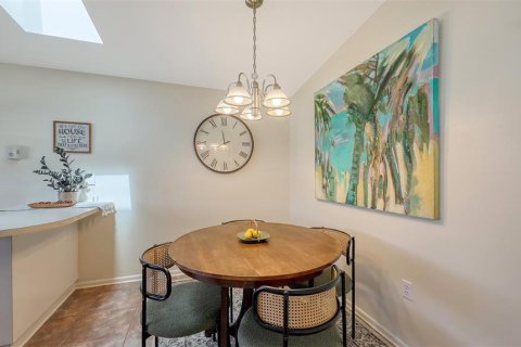 House in Sarasota, Florida 3 bedrooms, 131.92 sq.m. № 2277677 - photo 14