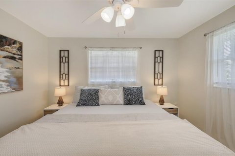 House in Sarasota, Florida 3 bedrooms, 131.92 sq.m. № 2277677 - photo 20
