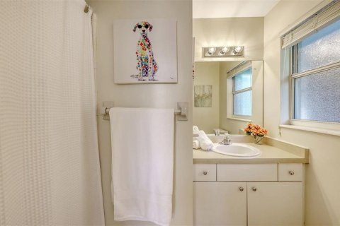 House in Sarasota, Florida 3 bedrooms, 131.92 sq.m. № 2277677 - photo 18
