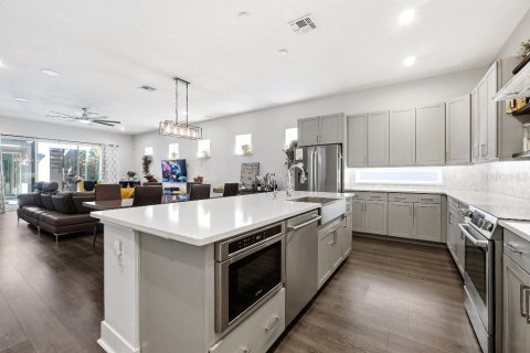 Casa en venta en Orlando, Florida, 5 dormitorios, 234.39 m2 № 2203043 - foto 19