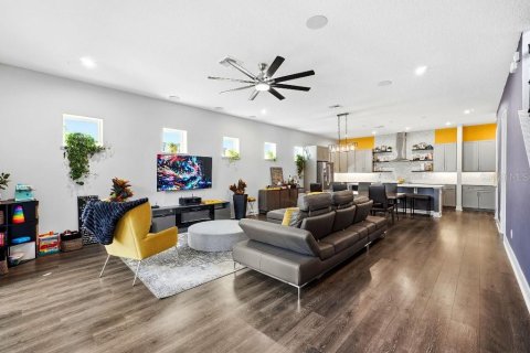 Casa en venta en Orlando, Florida, 5 dormitorios, 234.39 m2 № 2203043 - foto 9