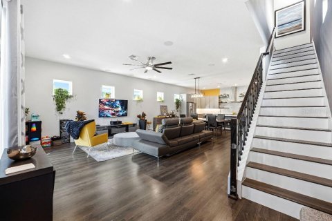 Casa en venta en Orlando, Florida, 5 dormitorios, 234.39 m2 № 2203043 - foto 7