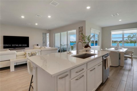House in Port St. Lucie, Florida 4 bedrooms, 231.51 sq.m. № 2083619 - photo 19
