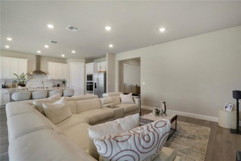 House in Port St. Lucie, Florida 4 bedrooms, 231.51 sq.m. № 2083619 - photo 23