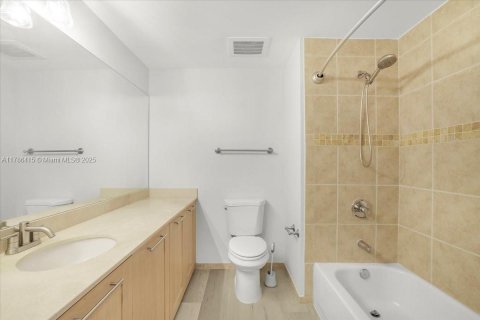 Condo in Fort Lauderdale, Florida, 2 bedrooms  № 1697465 - photo 10