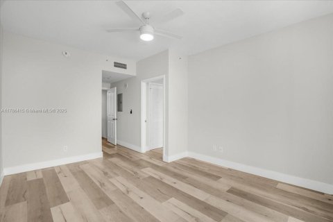 Condo in Fort Lauderdale, Florida, 2 bedrooms  № 1697465 - photo 6