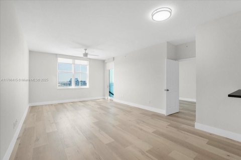 Condo in Fort Lauderdale, Florida, 2 bedrooms  № 1697465 - photo 9
