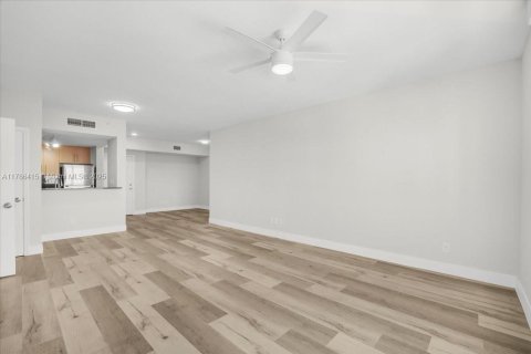 Condo in Fort Lauderdale, Florida, 2 bedrooms  № 1697465 - photo 7