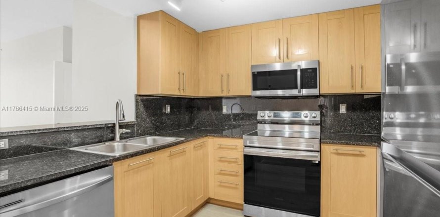 Condo in Fort Lauderdale, Florida, 2 bedrooms  № 1697465