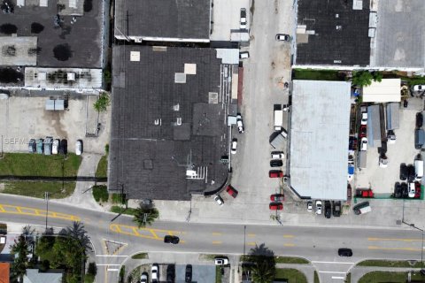 Immobilier commercial à vendre à Hialeah, Floride № 2086201 - photo 6