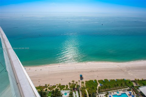 Condo in Sunny Isles Beach, Florida, 2 bedrooms № 1926829 - photo 28