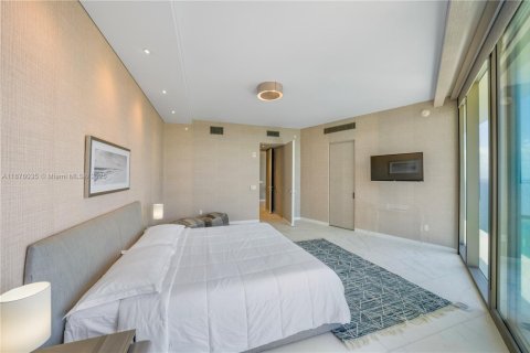 Condo in Sunny Isles Beach, Florida, 2 bedrooms № 1926829 - photo 22