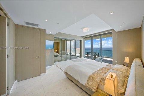 Condo in Sunny Isles Beach, Florida, 2 bedrooms № 1926829 - photo 13