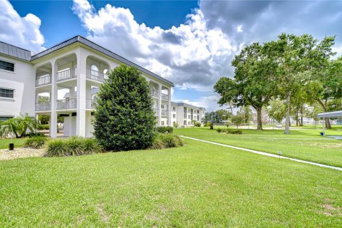 Condo in Zephyrhills, Florida, 1 bedroom  № 1767588 - photo 22