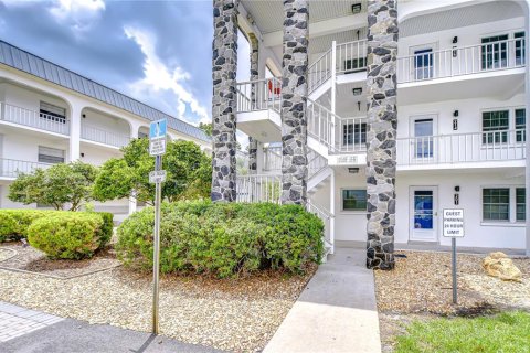 Condo in Zephyrhills, Florida, 1 bedroom  № 1767588 - photo 20