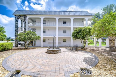 Condo in Zephyrhills, Florida, 1 bedroom  № 1767588 - photo 24