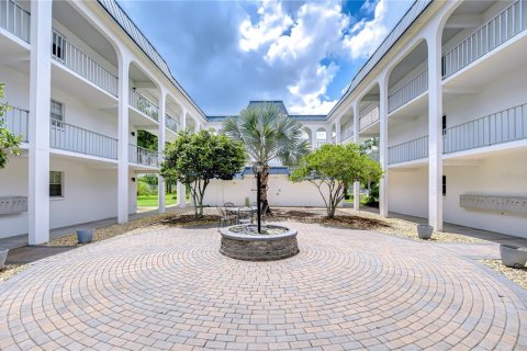 Condo in Zephyrhills, Florida, 1 bedroom  № 1767588 - photo 21