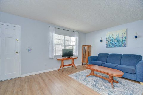 Condo in Zephyrhills, Florida, 1 bedroom  № 1767588 - photo 6