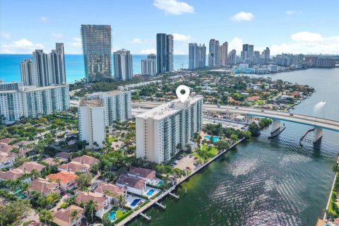 Купить кондоминиум в Санни-Айлс-Бич, Флорида 1 спальня, 92.9м2, № 1997142 - фото 15